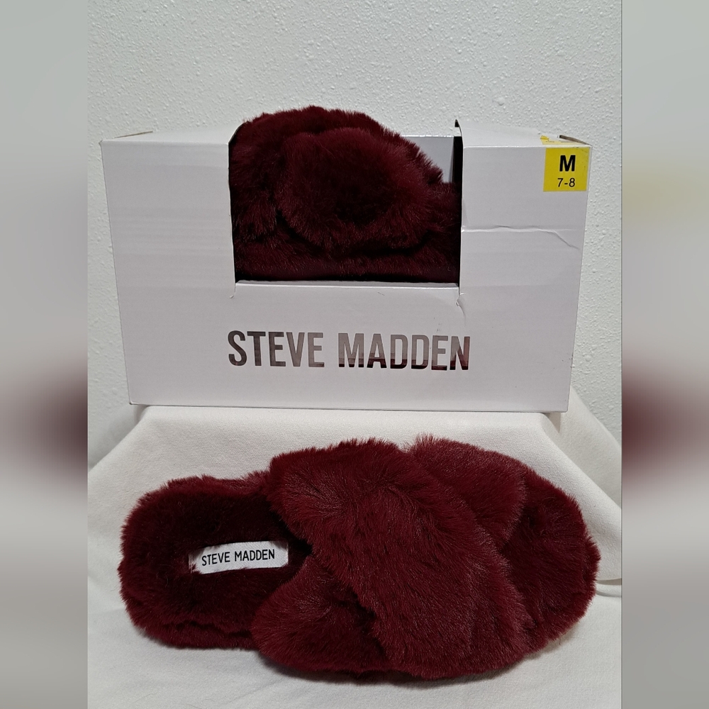 Steve Madden New In The Box, Sz. Medium 7/8 - image 1